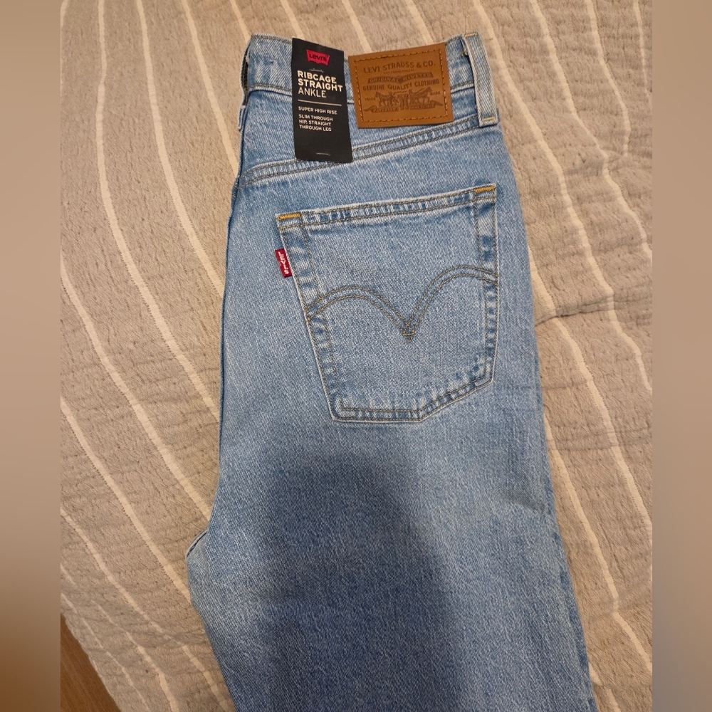 Levi's Ribcage Ankle Straight Jeans